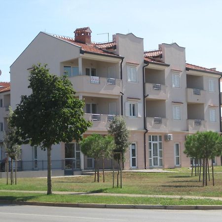 Apartments Nautica Novigrad Istria Eksteriør billede