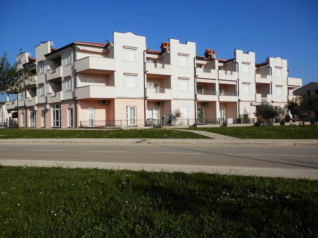 Apartments Nautica Novigrad Istria Eksteriør billede